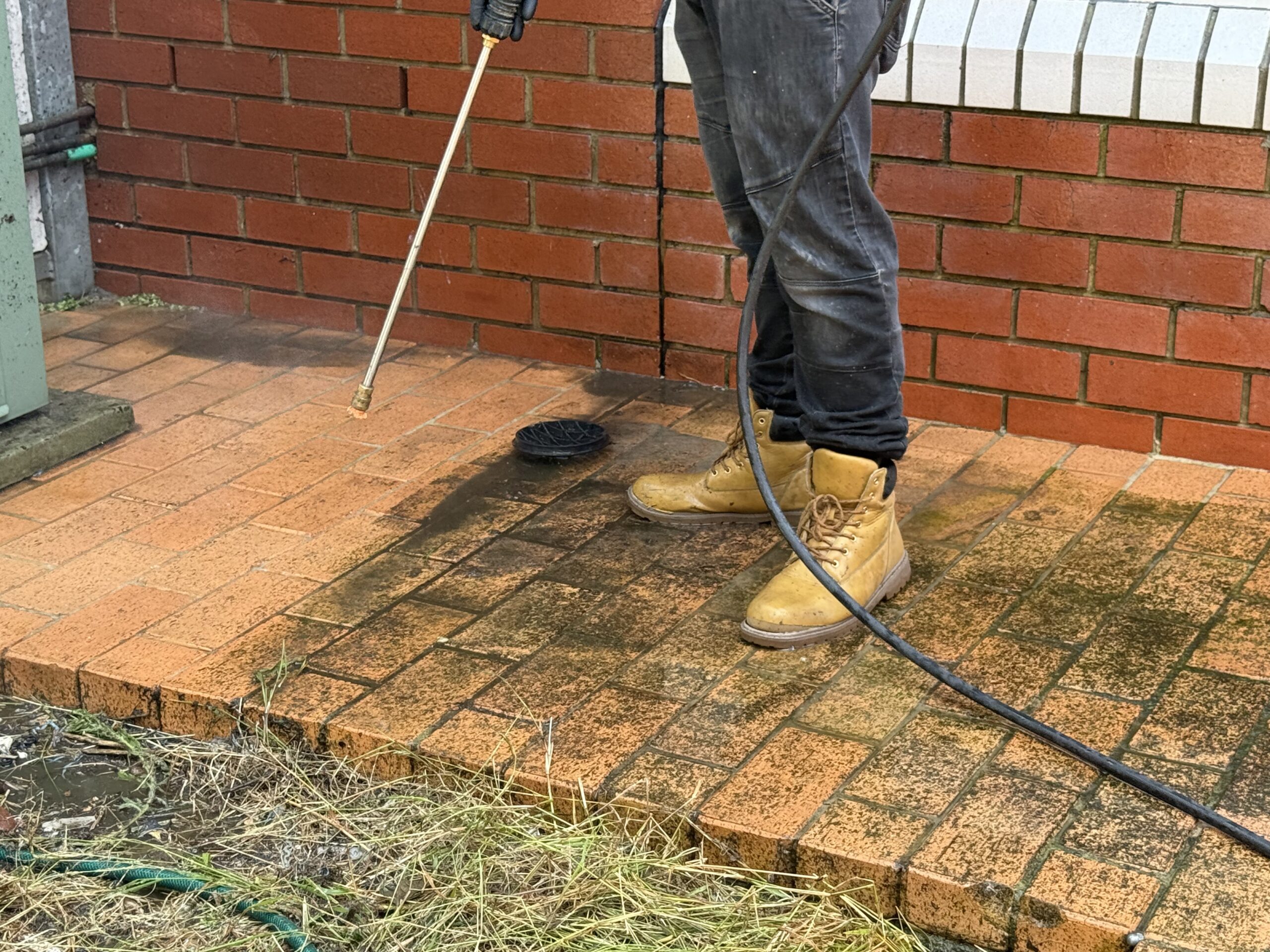 Affordable driveway cleaning services for businesses 