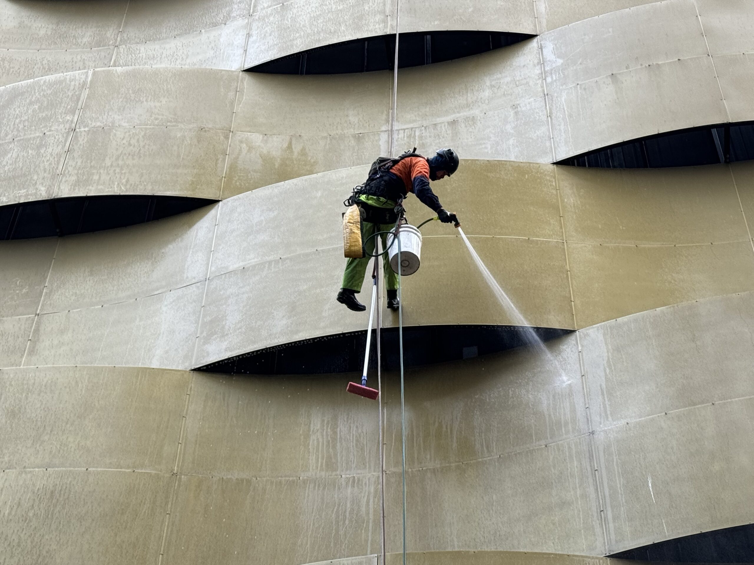 Melbourne’s top-rated abseiling cleaners 