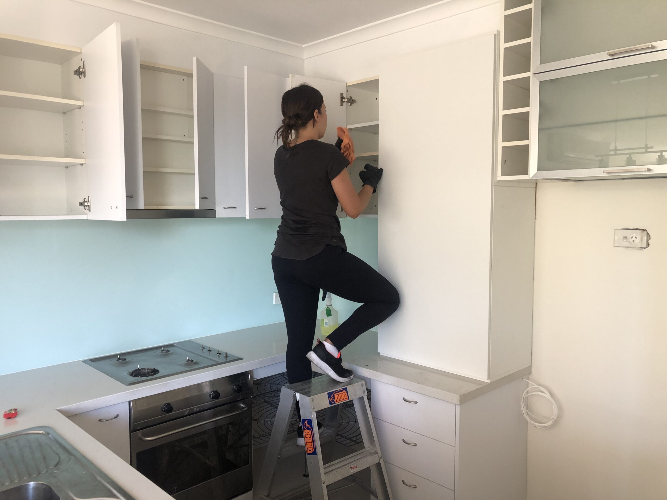 hire cleaning contractors CBD 