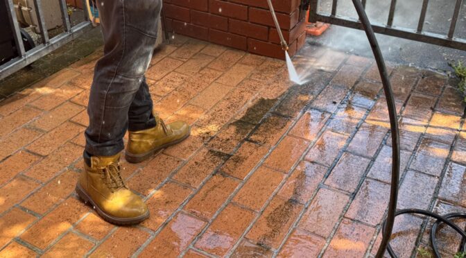 What Are the Key Benefits of Pressure Cleaning for Corporate Buildings?